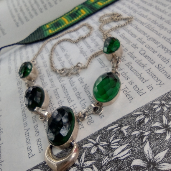 Green Victorian Bohemian Necklace - Picture 5 of 5